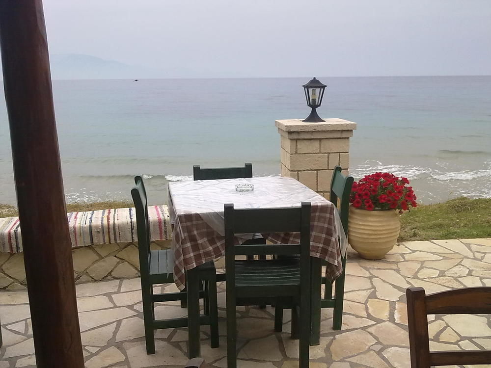 Psarou Apartment